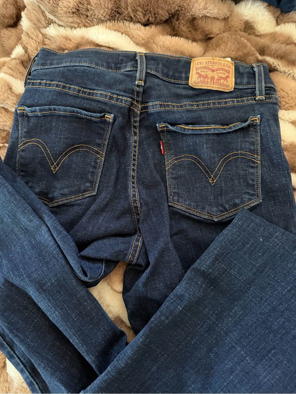 LEVIS Dark Wash Straight Leg Jeans - Classic Indigo